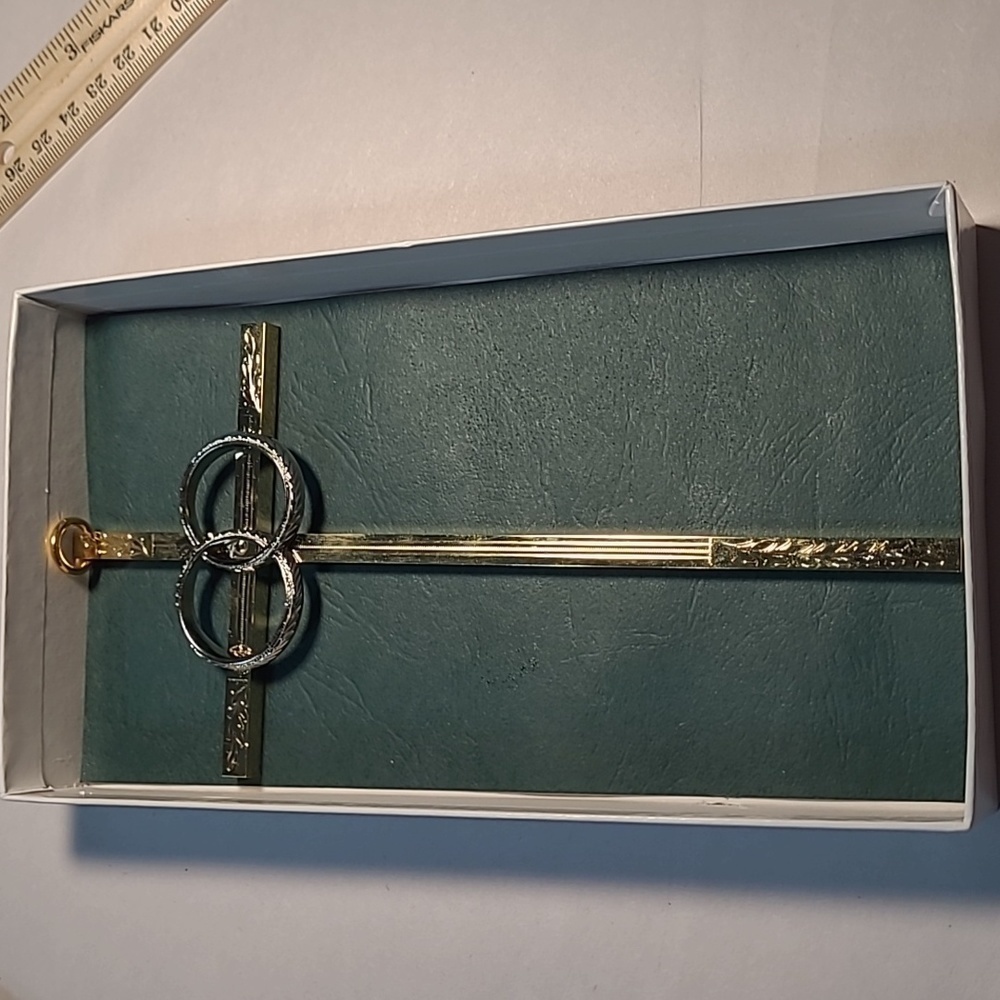 Large Cross ✝️ NWT - Picture 12 of 13